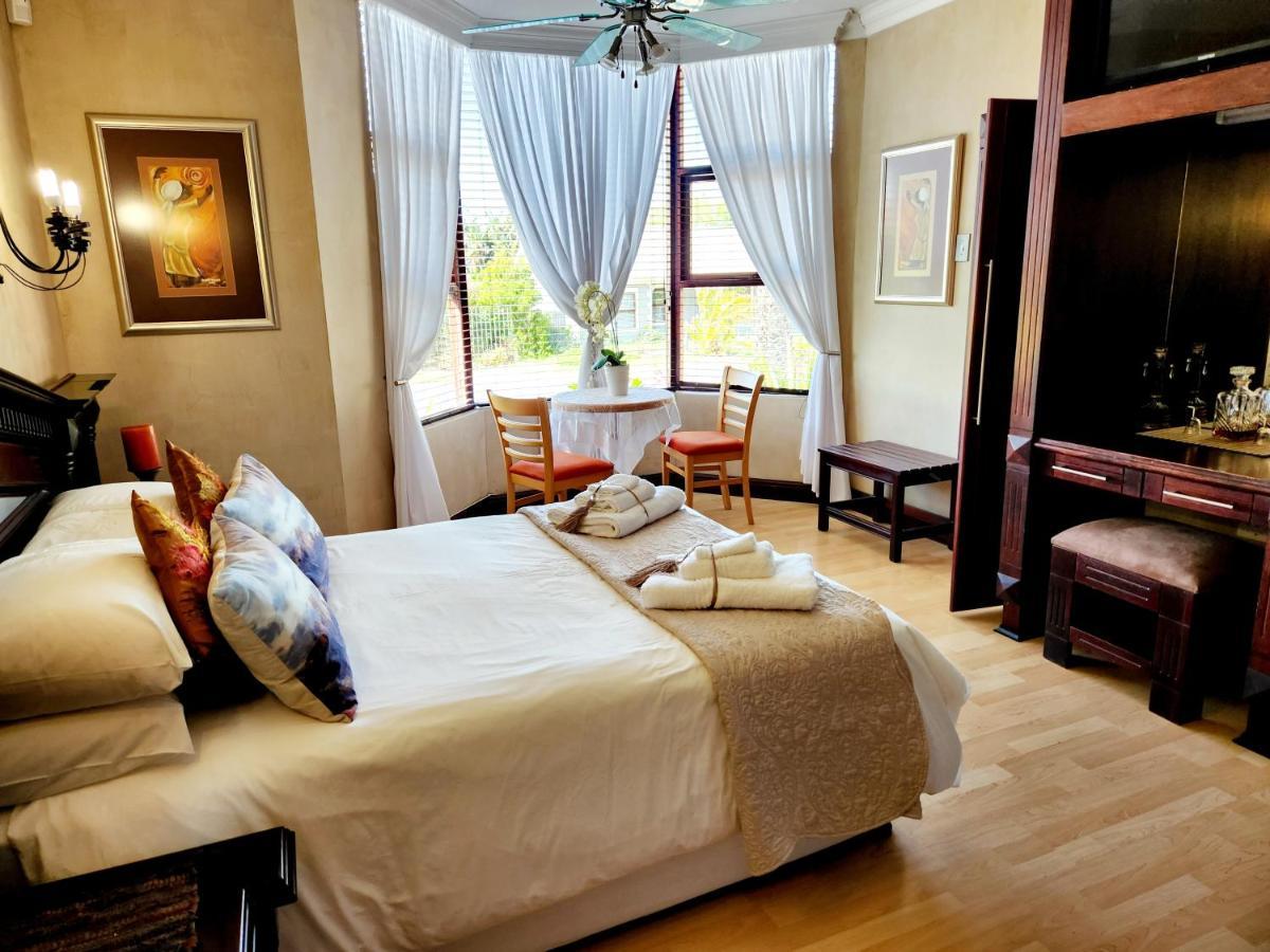 The Wooden Leg Guesthouse Kleinmond Extérieur photo
