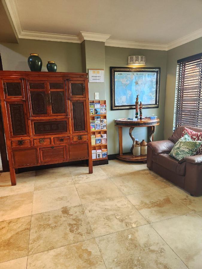 The Wooden Leg Guesthouse Kleinmond Extérieur photo